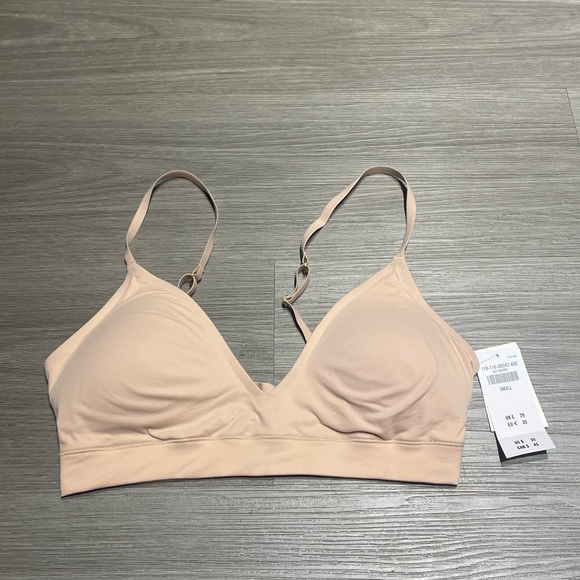 NWT Abercrombie & Fitch Next To Naked Seamless Bralette - Picture 1 of 3